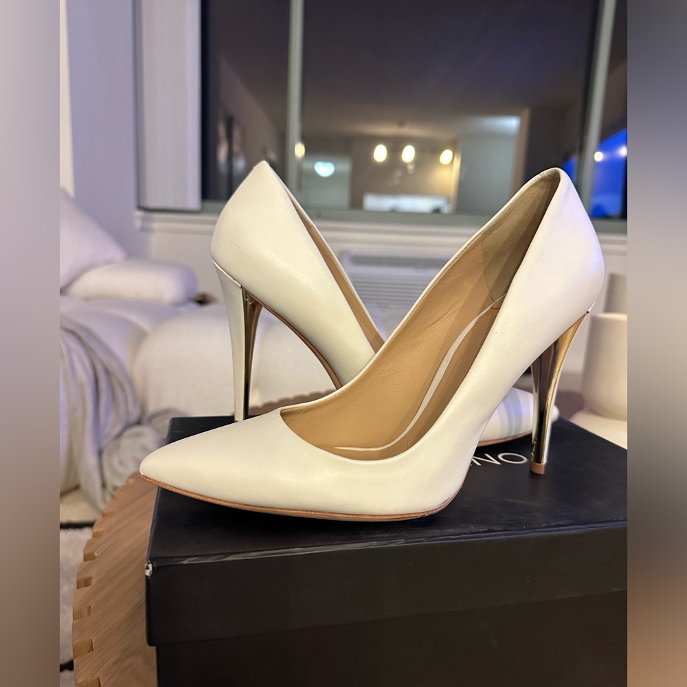 MARCIANO White leather pumps 39